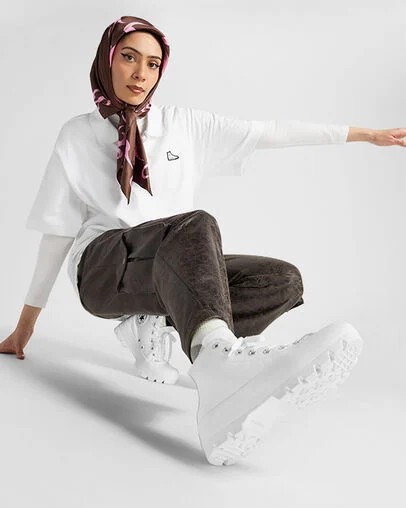 Converse Chuck Taylor All Star Lugged Leather Women Sneakers White / Black USA | C-89213479